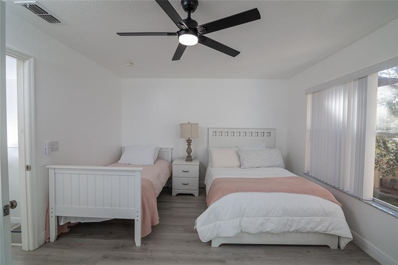 Thumbnail 27